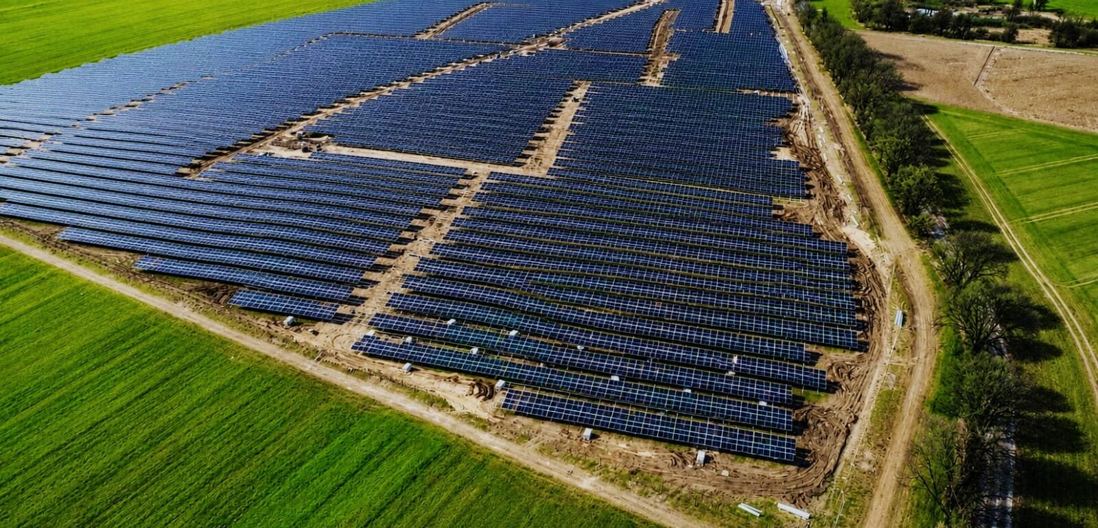 Impianto fotovoltaico su tetto di capannone aziendale realizzato da Gaia Energy